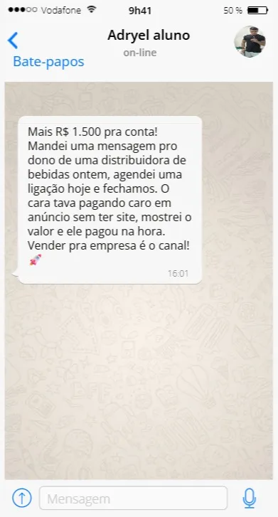 Print de conversa de aluna relatando o terceiro site fechado no mês